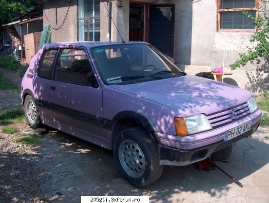 205 1,6 gti inca una