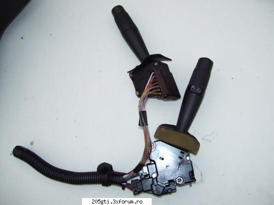 Dezmembrez/arunc la presa 205 CJ - turbojack - Bazar 205
