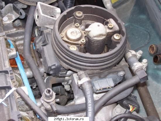 Dezmembrez/arunc la presa 205 CJ - turbojack - Bazar 205