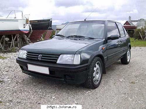 alte peugeoturi - asta arata mai normal......cica - 205 modele si dotari