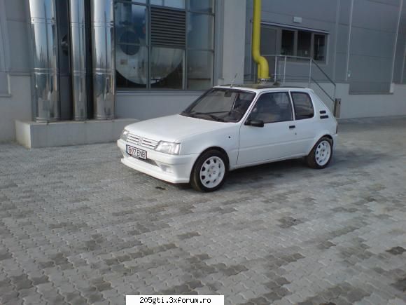 vind Peugeot 205 Diesel 1700 cmc - telefoanele de contact sunt si . Stau in - Bazar 205